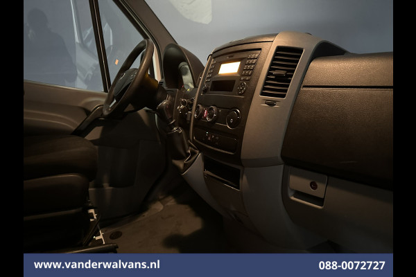 Mercedes-Benz Sprinter 316 CDI 164pk L2H2 Euro6 Airco | 2800kg Trekhaak | Cruisecontrol Parkeersensoren, Chauffeursstoel Mercedes-Benz Sprinter 316 CDI 164pk L2H2 Euro6 Airco | 2800kg Trekhaak | Cruisecontrol Parkeersensoren, Chauffeursstoel