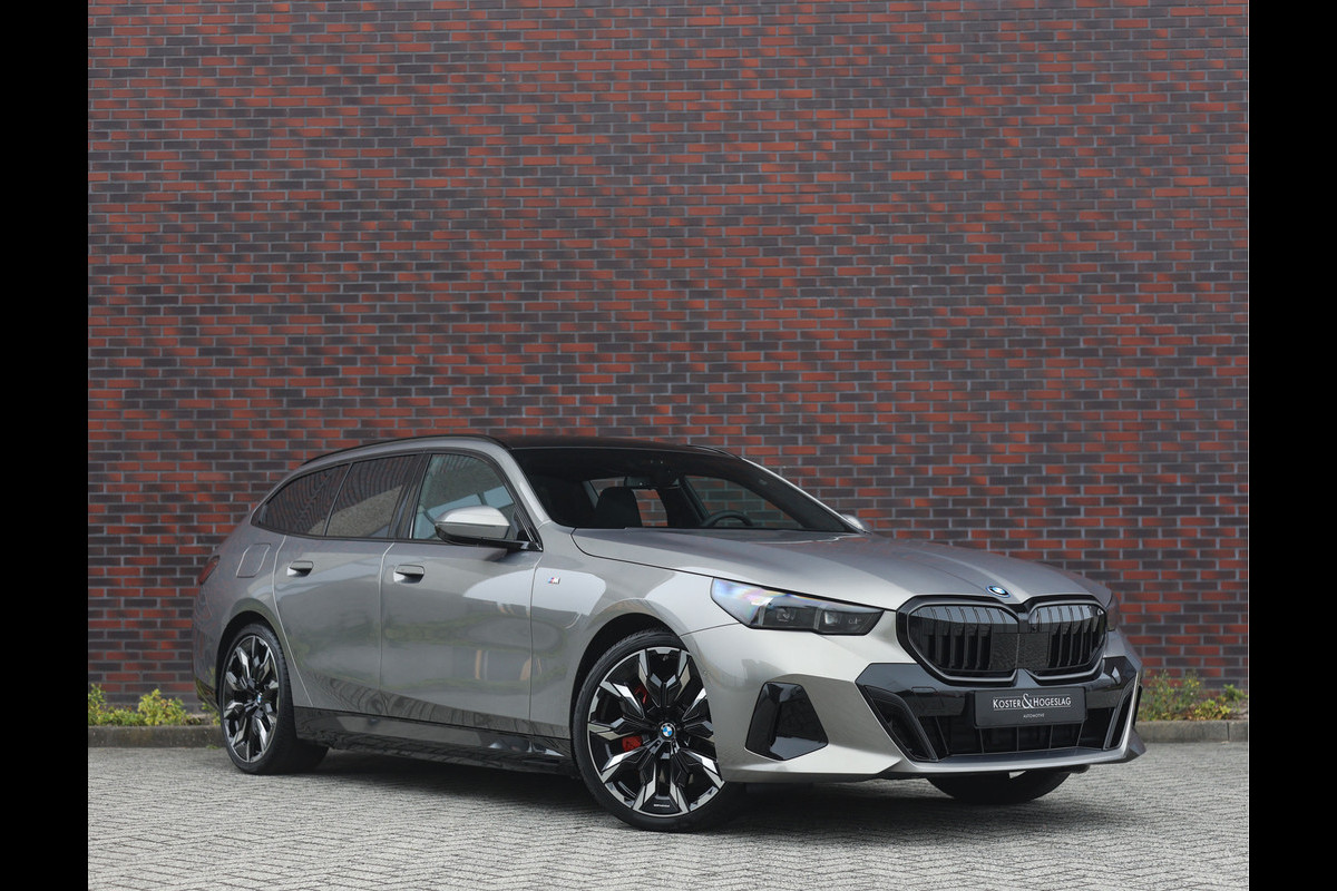 BMW 5 Serie Touring 550e xDrive | M Sport Pro - Pano - Trekhaak BMW 5 Serie Touring 550e xDrive | M Sport Pro - Pano - Trekhaak