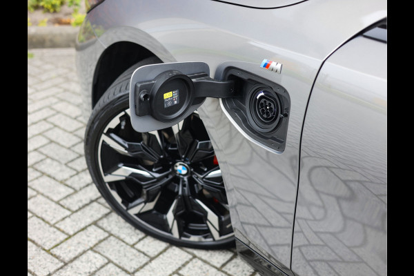 BMW 5 Serie Touring 550e xDrive | M Sport Pro - Pano - Trekhaak BMW 5 Serie Touring 550e xDrive | M Sport Pro - Pano - Trekhaak