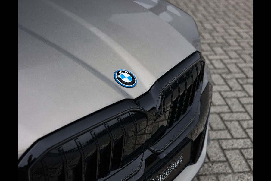 BMW 5 Serie Touring 550e xDrive | M Sport Pro - Pano - Trekhaak BMW 5 Serie Touring 550e xDrive | M Sport Pro - Pano - Trekhaak