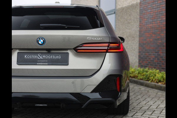 BMW 5 Serie Touring 550e xDrive | M Sport Pro - Pano - Trekhaak BMW 5 Serie Touring 550e xDrive | M Sport Pro - Pano - Trekhaak