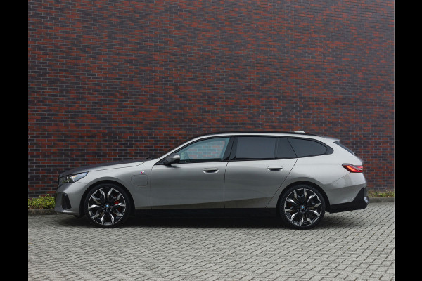 BMW 5 Serie Touring 550e xDrive | M Sport Pro - Pano - Trekhaak BMW 5 Serie Touring 550e xDrive | M Sport Pro - Pano - Trekhaak