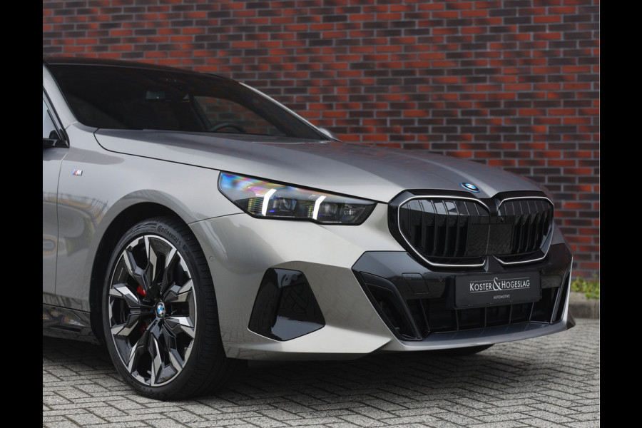 BMW 5 Serie Touring 550e xDrive | M Sport Pro - Pano - Trekhaak BMW 5 Serie Touring 550e xDrive | M Sport Pro - Pano - Trekhaak