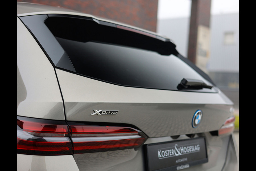 BMW 5 Serie Touring 550e xDrive | M Sport Pro - Pano - Trekhaak BMW 5 Serie Touring 550e xDrive | M Sport Pro - Pano - Trekhaak