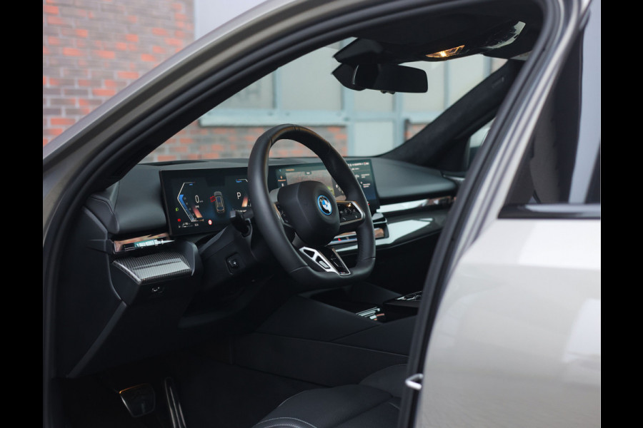 BMW 5 Serie Touring 550e xDrive | M Sport Pro - Pano - Trekhaak BMW 5 Serie Touring 550e xDrive | M Sport Pro - Pano - Trekhaak