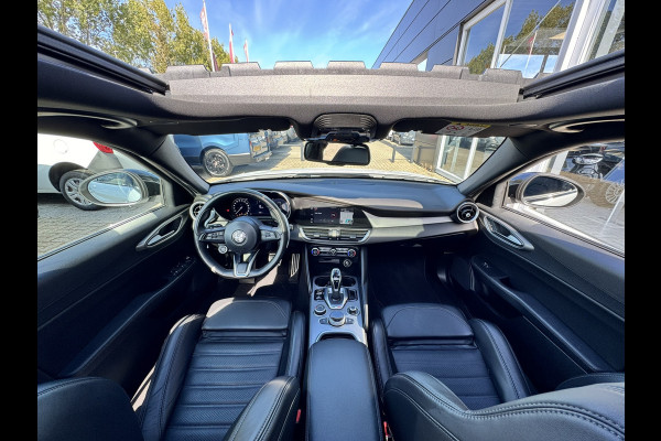 Alfa Romeo Giulia 2.0 T GME AWD Veloce | 19" Velgen | Panoramadak | Adas 2 | Carplay en Android Alfa Romeo Giulia 2.0 T GME AWD Veloce | 19" Velgen | Panoramadak | Adas 2 | Carplay en Android