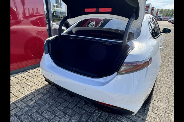 Alfa Romeo Giulia 2.0 T GME AWD Veloce | 19" Velgen | Panoramadak | Adas 2 | Carplay en Android Alfa Romeo Giulia 2.0 T GME AWD Veloce | 19" Velgen | Panoramadak | Adas 2 | Carplay en Android