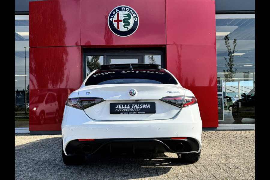 Alfa Romeo Giulia 2.0 T GME AWD Veloce | 19" Velgen | Panoramadak | Adas 2 | Carplay en Android Alfa Romeo Giulia 2.0 T GME AWD Veloce | 19" Velgen | Panoramadak | Adas 2 | Carplay en Android