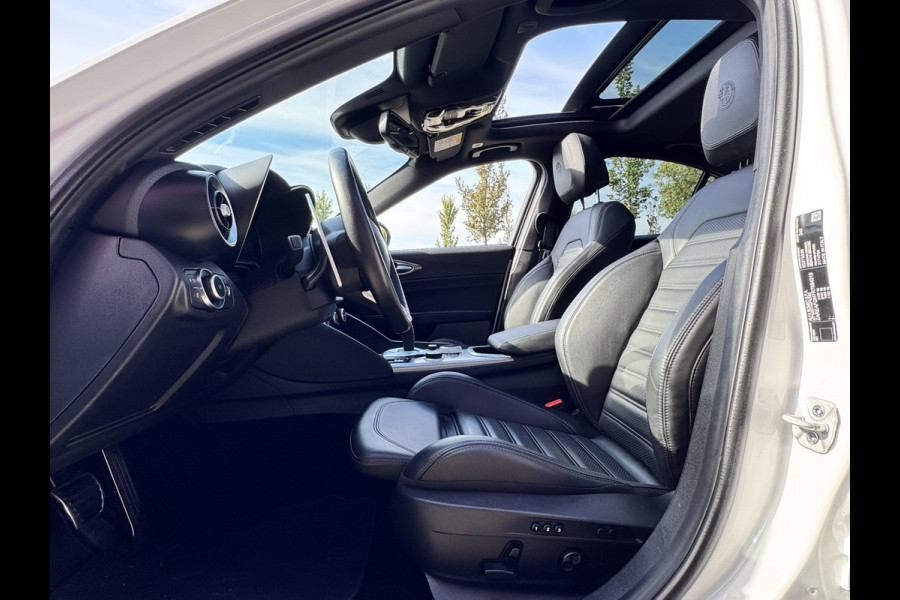 Alfa Romeo Giulia 2.0 T GME AWD Veloce | 19" Velgen | Panoramadak | Adas 2 | Carplay en Android Alfa Romeo Giulia 2.0 T GME AWD Veloce | 19" Velgen | Panoramadak | Adas 2 | Carplay en Android
