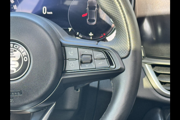 Alfa Romeo Giulia 2.0 T GME AWD Veloce | 19" Velgen | Panoramadak | Adas 2 | Carplay en Android Alfa Romeo Giulia 2.0 T GME AWD Veloce | 19" Velgen | Panoramadak | Adas 2 | Carplay en Android