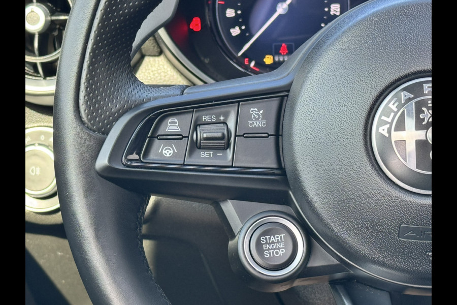 Alfa Romeo Giulia 2.0 T GME AWD Veloce | 19" Velgen | Panoramadak | Adas 2 | Carplay en Android Alfa Romeo Giulia 2.0 T GME AWD Veloce | 19" Velgen | Panoramadak | Adas 2 | Carplay en Android