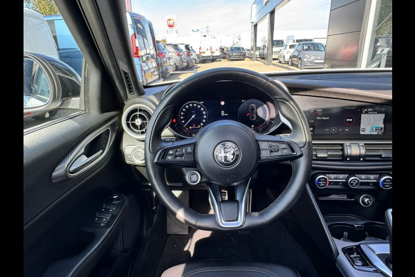 Alfa Romeo Giulia 2.0 T GME AWD Veloce | 19" Velgen | Panoramadak | Adas 2 | Carplay en Android Alfa Romeo Giulia 2.0 T GME AWD Veloce | 19" Velgen | Panoramadak | Adas 2 | Carplay en Android