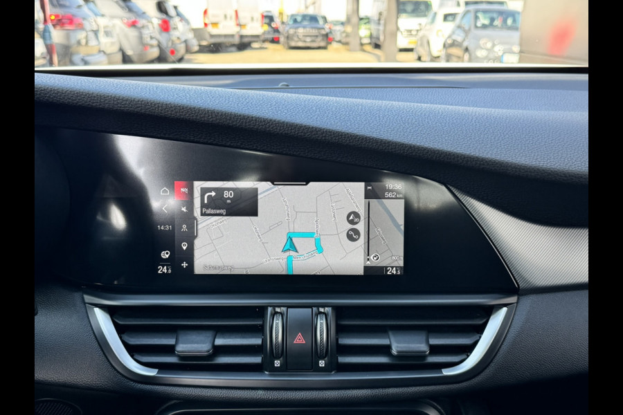 Alfa Romeo Giulia 2.0 T GME AWD Veloce | 19" Velgen | Panoramadak | Adas 2 | Carplay en Android Alfa Romeo Giulia 2.0 T GME AWD Veloce | 19" Velgen | Panoramadak | Adas 2 | Carplay en Android