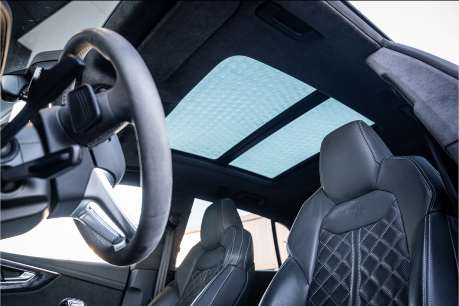 Audi Q8 60 TFSI e quattro Competition S-Line l RS Seat l Panorama l Massage l Softclose Audi Q8 60 TFSI e quattro Competition S-Line l RS Seat l Panorama l Massage l Softclose