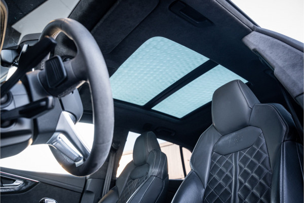 Audi Q8 60 TFSI e quattro Competition S-Line l RS Seat l Panorama l Massage l Softclose Audi Q8 60 TFSI e quattro Competition S-Line l RS Seat l Panorama l Massage l Softclose