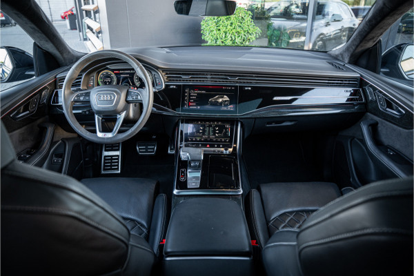 Audi Q8 60 TFSI e quattro Competition S-Line l RS Seat l Panorama l Massage l Softclose Audi Q8 60 TFSI e quattro Competition S-Line l RS Seat l Panorama l Massage l Softclose