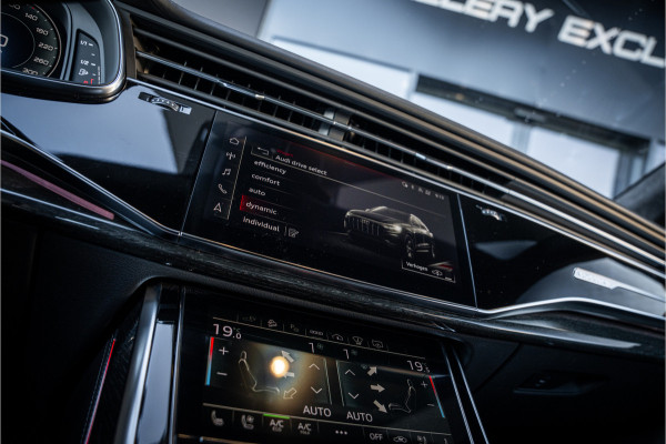 Audi Q8 60 TFSI e quattro Competition S-Line l RS Seat l Panorama l Massage l Softclose Audi Q8 60 TFSI e quattro Competition S-Line l RS Seat l Panorama l Massage l Softclose