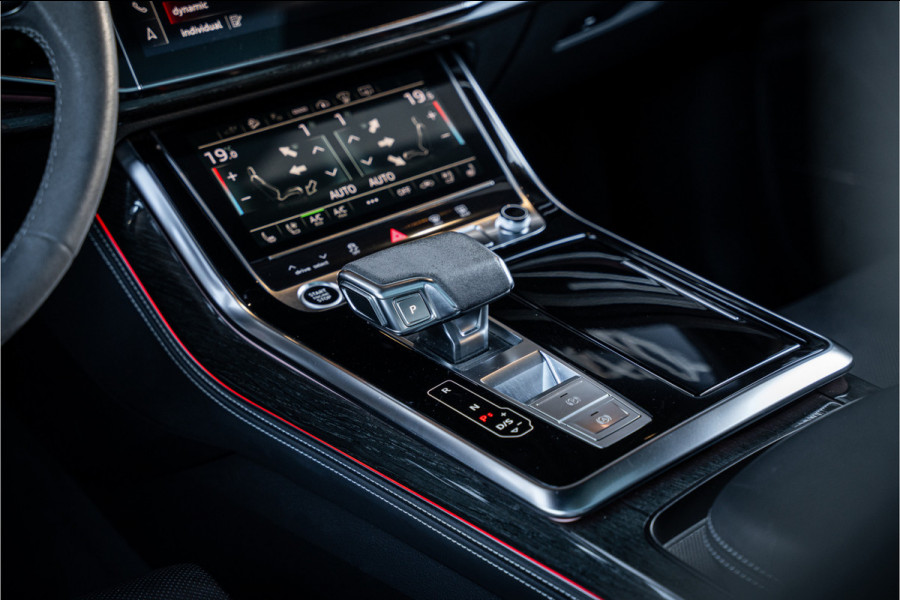Audi Q8 60 TFSI e quattro Competition S-Line l RS Seat l Panorama l Massage l Softclose Audi Q8 60 TFSI e quattro Competition S-Line l RS Seat l Panorama l Massage l Softclose