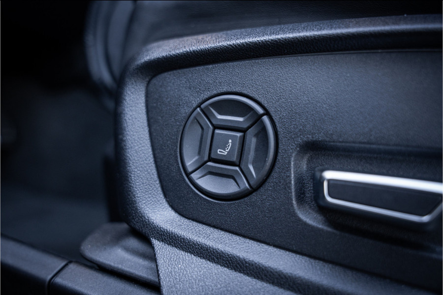 Audi Q8 60 TFSI e quattro Competition S-Line l RS Seat l Panorama l Massage l Softclose Audi Q8 60 TFSI e quattro Competition S-Line l RS Seat l Panorama l Massage l Softclose