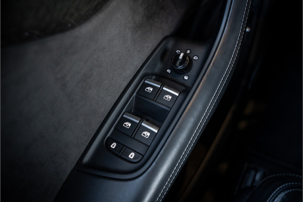 Audi Q8 60 TFSI e quattro Competition S-Line l RS Seat l Panorama l Massage l Softclose Audi Q8 60 TFSI e quattro Competition S-Line l RS Seat l Panorama l Massage l Softclose