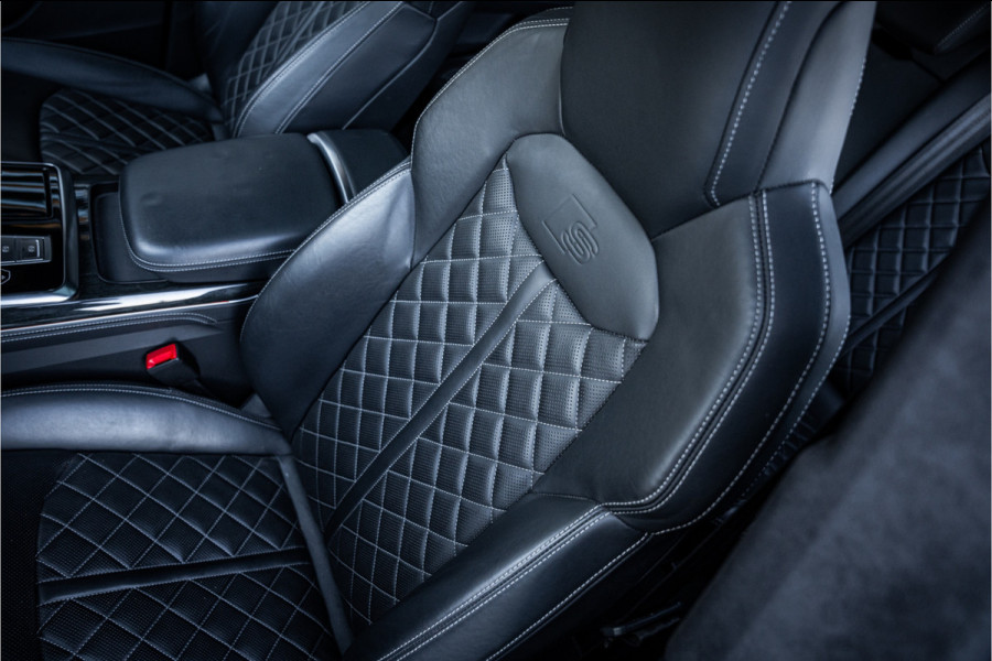 Audi Q8 60 TFSI e quattro Competition S-Line l RS Seat l Panorama l Massage l Softclose Audi Q8 60 TFSI e quattro Competition S-Line l RS Seat l Panorama l Massage l Softclose