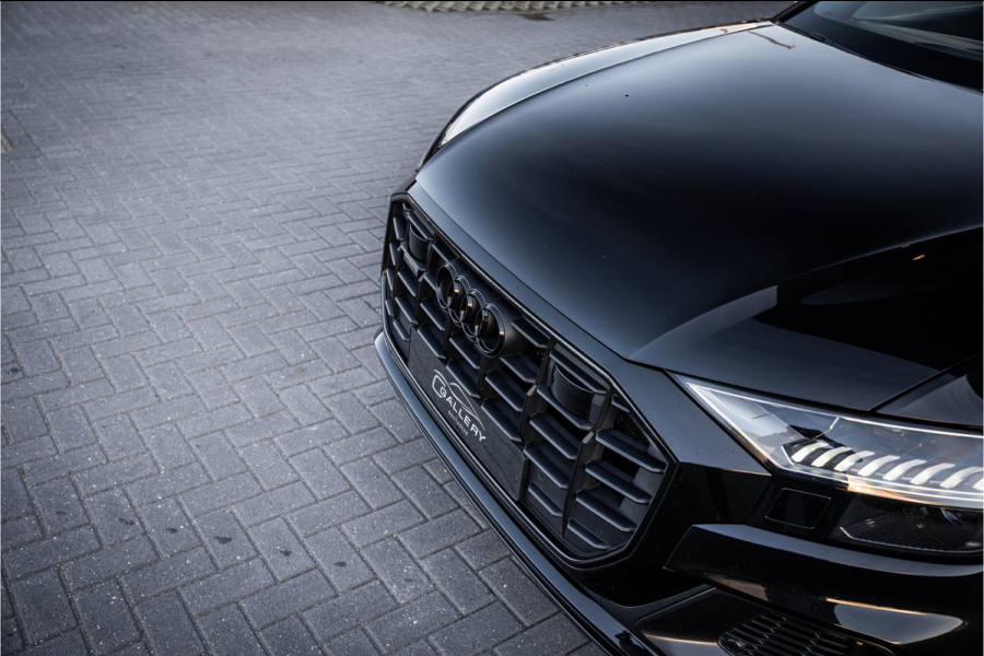 Audi Q8 60 TFSI e quattro Competition S-Line l RS Seat l Panorama l Massage l Softclose Audi Q8 60 TFSI e quattro Competition S-Line l RS Seat l Panorama l Massage l Softclose