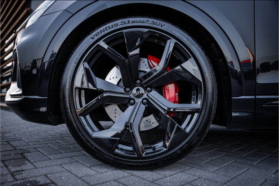 Audi Q8 60 TFSI e quattro Competition S-Line l RS Seat l Panorama l Massage l Softclose Audi Q8 60 TFSI e quattro Competition S-Line l RS Seat l Panorama l Massage l Softclose