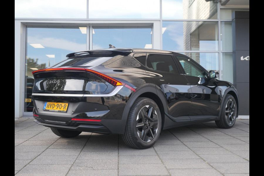 Kia Ev6 Black Edition 63 kWh | Navi | Clima | Carplay | 19'' LM l 428 km Actieradius Kia Ev6 Black Edition 63 kWh | Navi | Clima | Carplay | 19'' LM l 428 km Actieradius