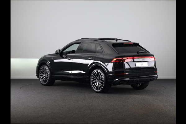 Audi Q8 55 TFSI e quattro Pro Line S 394pk | Servosluiting | Panoramadak | B&O | Ass.Plus.Remote | Sportstoel Plus | 23'' inch zilver | Trekhaak |