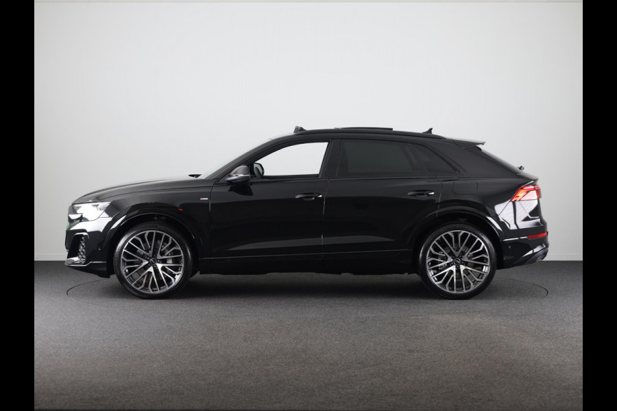 Audi Q8 55 TFSI e quattro Pro Line S 394pk | Servosluiting | Panoramadak | B&O | Ass.Plus.Remote | Sportstoel Plus | 23'' inch zilver | Trekhaak |