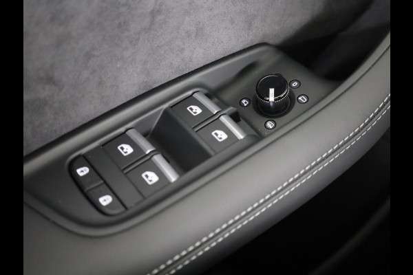 Audi Q8 55 TFSI e quattro Pro Line S 394pk | Servosluiting | Panoramadak | B&O | Ass.Plus.Remote | Sportstoel Plus | 23'' inch zilver | Trekhaak |