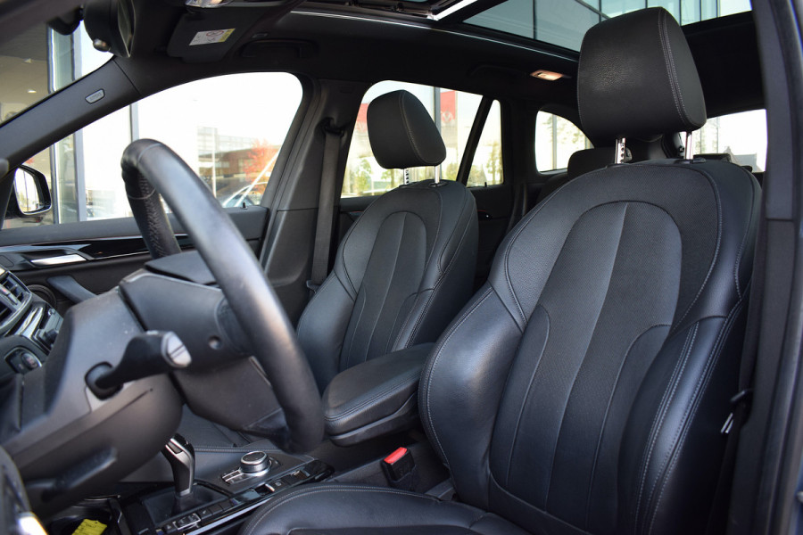 BMW X1 sDrive20i Business Edition Plus | Trekhaak | Pano | Leer | CarPlay | Stoelverw. BMW X1 sDrive20i Business Edition Plus | Trekhaak | Pano | Leer | CarPlay | Stoelverw.