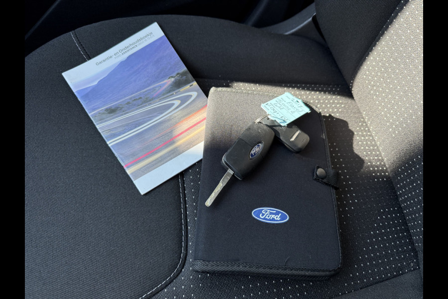 Ford Transit Courier BWJ 2017 | 1.5 TDCI 75PK Trend | AIRCO | TREKHAAK | NAVI | CRUISE | PDC |