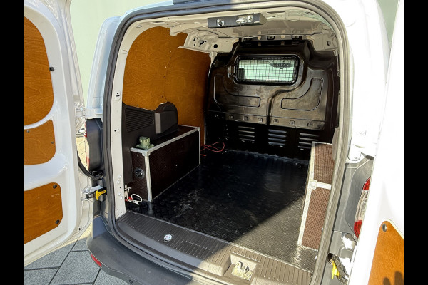 Ford Transit Courier BWJ 2017 | 1.5 TDCI 75PK Trend | AIRCO | TREKHAAK | NAVI | CRUISE | PDC |