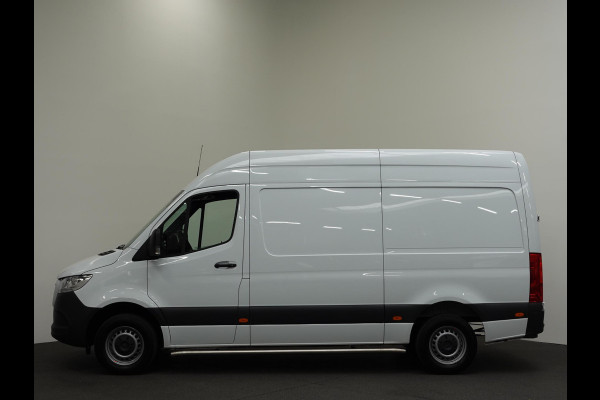 Mercedes-Benz Sprinter 315 Automaat L2H2 RWD Automaat Airco Cruise Control Side-bars Navigatiesysteem Trekhaak Mercedes-Benz Sprinter 315 Automaat L2H2 RWD Automaat Airco Cruise Control Side-bars Navigatiesysteem Trekhaak