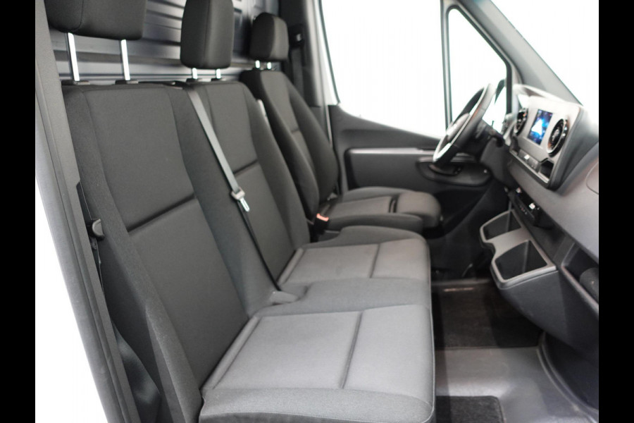 Mercedes-Benz Sprinter 315 Automaat L2H2 RWD Automaat Airco Cruise Control Side-bars Navigatiesysteem Trekhaak Mercedes-Benz Sprinter 315 Automaat L2H2 RWD Automaat Airco Cruise Control Side-bars Navigatiesysteem Trekhaak