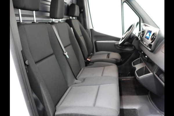Mercedes-Benz Sprinter 315 Automaat L2H2 RWD Automaat Airco Cruise Control Side-bars Navigatiesysteem Trekhaak Mercedes-Benz Sprinter 315 Automaat L2H2 RWD Automaat Airco Cruise Control Side-bars Navigatiesysteem Trekhaak