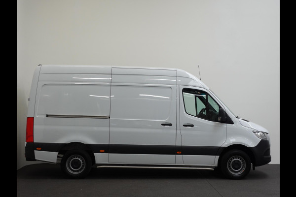 Mercedes-Benz Sprinter 315 Automaat L2H2 RWD Automaat Airco Cruise Control Side-bars Navigatiesysteem Trekhaak Mercedes-Benz Sprinter 315 Automaat L2H2 RWD Automaat Airco Cruise Control Side-bars Navigatiesysteem Trekhaak