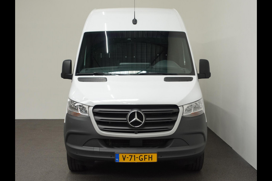 Mercedes-Benz Sprinter 315 Automaat L2H2 RWD Automaat Airco Cruise Control Side-bars Navigatiesysteem Trekhaak Mercedes-Benz Sprinter 315 Automaat L2H2 RWD Automaat Airco Cruise Control Side-bars Navigatiesysteem Trekhaak