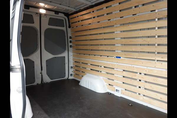 Mercedes-Benz Sprinter 315 Automaat L2H2 RWD Automaat Airco Cruise Control Side-bars Navigatiesysteem Trekhaak Mercedes-Benz Sprinter 315 Automaat L2H2 RWD Automaat Airco Cruise Control Side-bars Navigatiesysteem Trekhaak