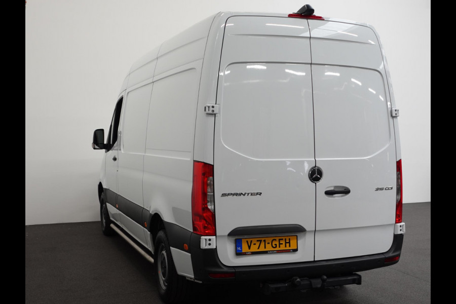 Mercedes-Benz Sprinter 315 Automaat L2H2 RWD Automaat Airco Cruise Control Side-bars Navigatiesysteem Trekhaak Mercedes-Benz Sprinter 315 Automaat L2H2 RWD Automaat Airco Cruise Control Side-bars Navigatiesysteem Trekhaak