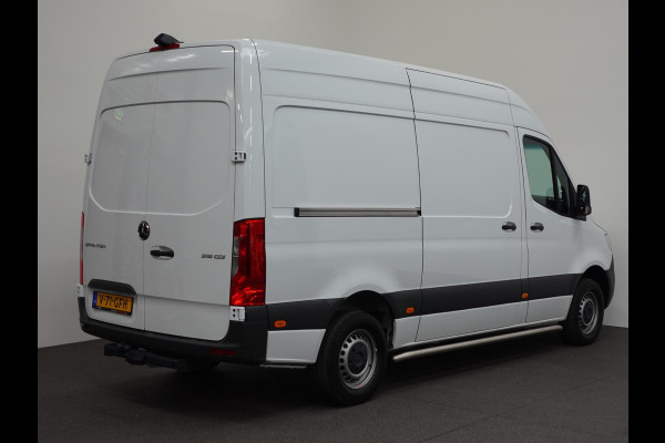 Mercedes-Benz Sprinter 315 Automaat L2H2 RWD Automaat Airco Cruise Control Side-bars Navigatiesysteem Trekhaak Mercedes-Benz Sprinter 315 Automaat L2H2 RWD Automaat Airco Cruise Control Side-bars Navigatiesysteem Trekhaak