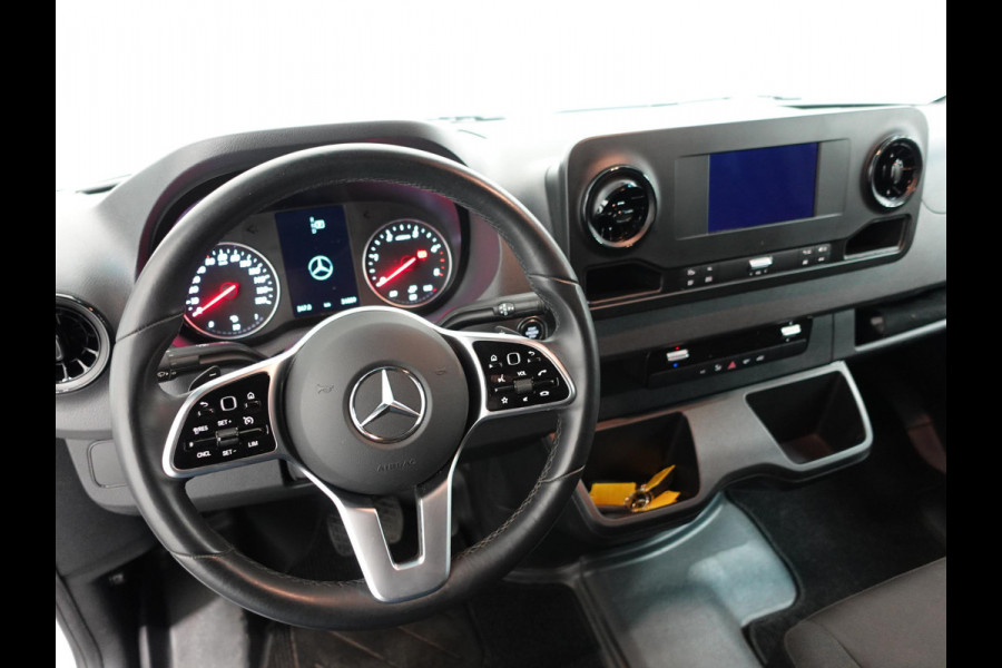 Mercedes-Benz Sprinter 315 Automaat L2H2 RWD Automaat Airco Cruise Control Side-bars Navigatiesysteem Trekhaak Mercedes-Benz Sprinter 315 Automaat L2H2 RWD Automaat Airco Cruise Control Side-bars Navigatiesysteem Trekhaak