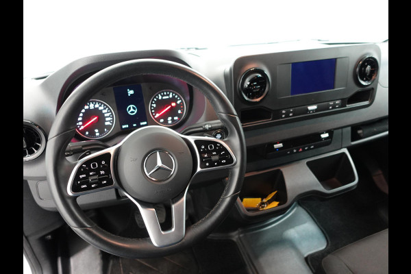 Mercedes-Benz Sprinter 315 Automaat L2H2 RWD Automaat Airco Cruise Control Side-bars Navigatiesysteem Trekhaak Mercedes-Benz Sprinter 315 Automaat L2H2 RWD Automaat Airco Cruise Control Side-bars Navigatiesysteem Trekhaak