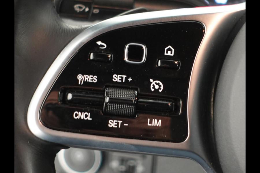 Mercedes-Benz Sprinter 315 Automaat L2H2 RWD Automaat Airco Cruise Control Side-bars Navigatiesysteem Trekhaak Mercedes-Benz Sprinter 315 Automaat L2H2 RWD Automaat Airco Cruise Control Side-bars Navigatiesysteem Trekhaak