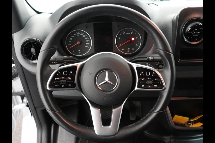 Mercedes-Benz Sprinter 315 Automaat L2H2 RWD Automaat Airco Cruise Control Side-bars Navigatiesysteem Trekhaak Mercedes-Benz Sprinter 315 Automaat L2H2 RWD Automaat Airco Cruise Control Side-bars Navigatiesysteem Trekhaak