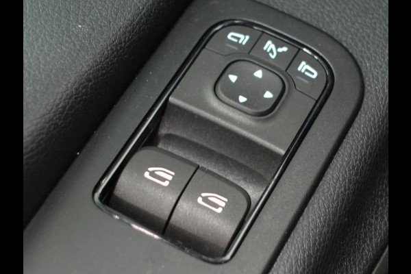 Mercedes-Benz Sprinter 315 Automaat L2H2 RWD Automaat Airco Cruise Control Side-bars Navigatiesysteem Trekhaak Mercedes-Benz Sprinter 315 Automaat L2H2 RWD Automaat Airco Cruise Control Side-bars Navigatiesysteem Trekhaak