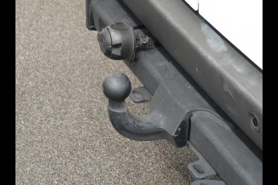 Mercedes-Benz Sprinter 315 Automaat L2H2 RWD Automaat Airco Cruise Control Side-bars Navigatiesysteem Trekhaak Mercedes-Benz Sprinter 315 Automaat L2H2 RWD Automaat Airco Cruise Control Side-bars Navigatiesysteem Trekhaak