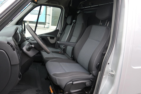 Renault Master 146PK L2H2 |1e Eign.|AIRCO|NAVI |TREKHAAK| NETTE STAAT! Renault Master 146PK|L2H2|Airco|Cruise|NAVI|Trekhaak|PDC|NETJES!