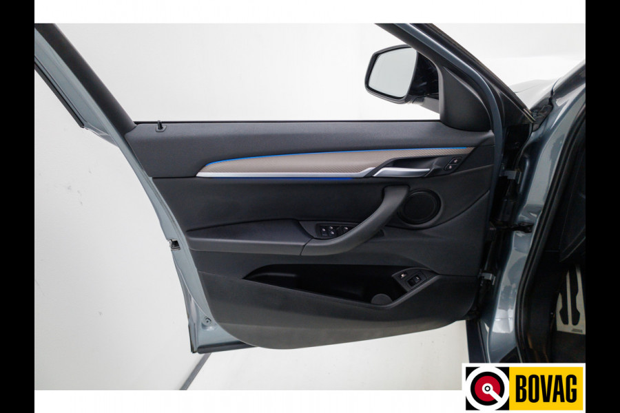 BMW X2 xDrive25e M-Sport | Head-up | Elec. klep | Stoelverwarming | Navigatie | Leer | Sfeerverlichting, App. connect